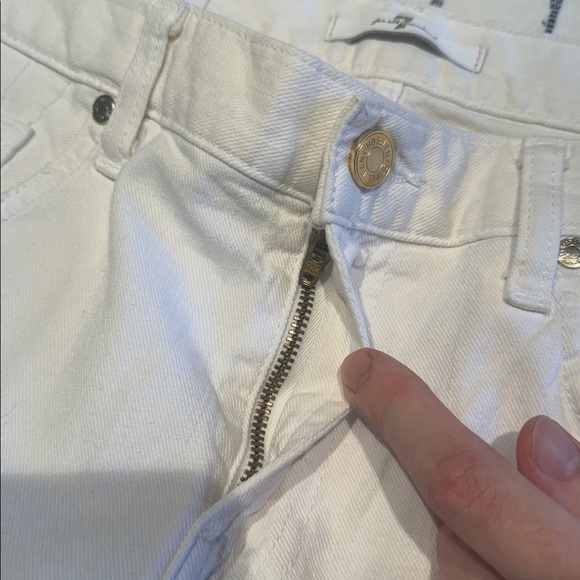 7 For All Mankind White Relaxed Skinny Girlfriend Jeans - 29x27 - Picture 6 of 12